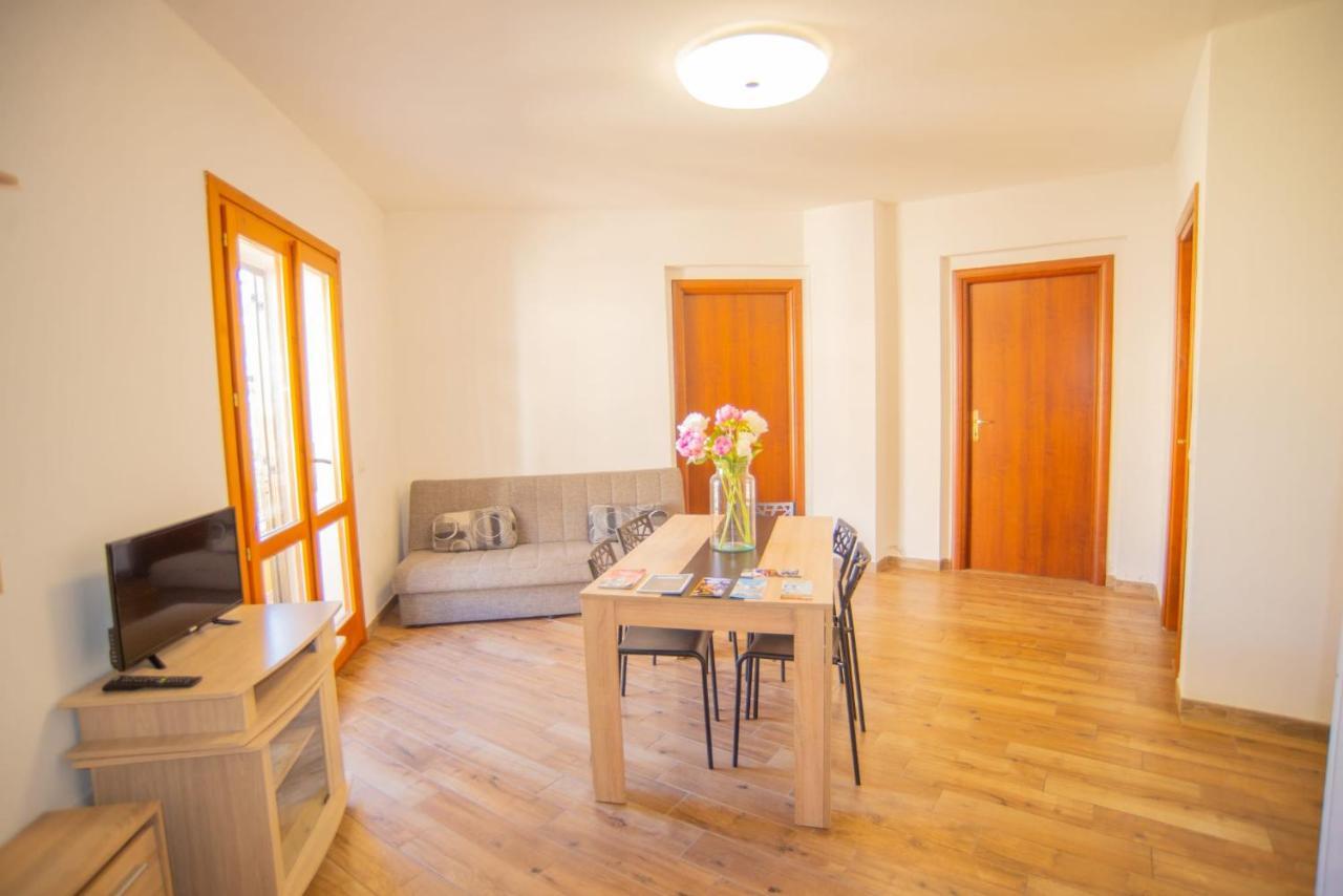 Valery Apartments Альгеро Экстерьер фото